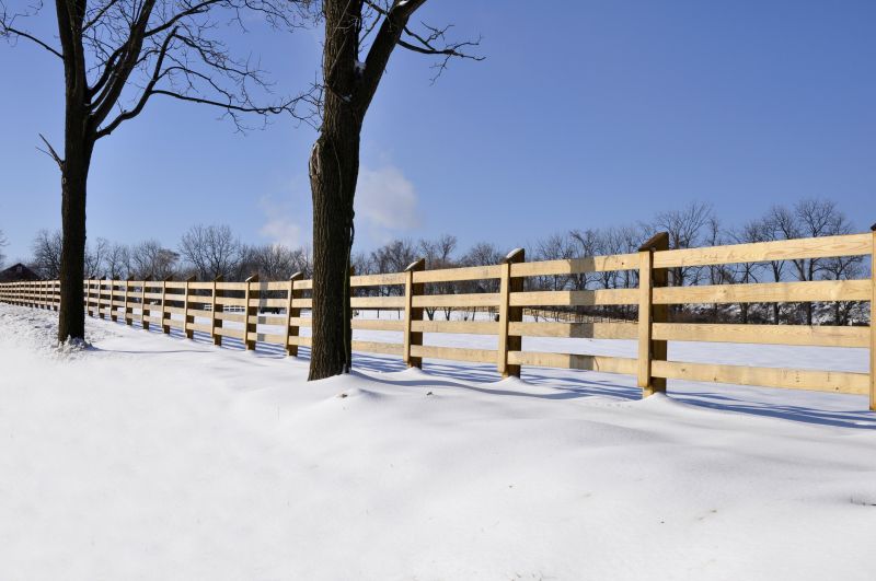 Weather-Friendly Fence Service